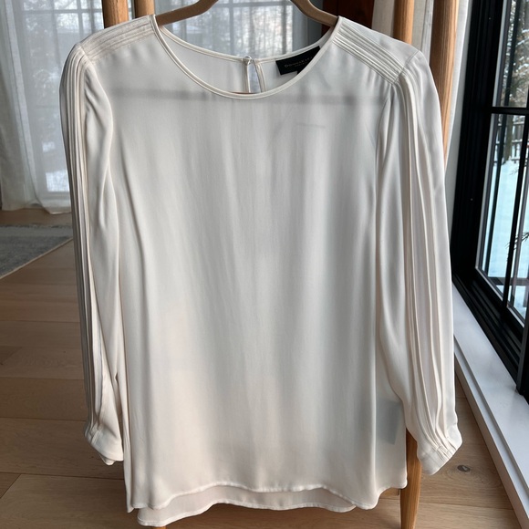Donna Karan Tops - 🔥NWT. Donna Karan Cream Blouse Size M